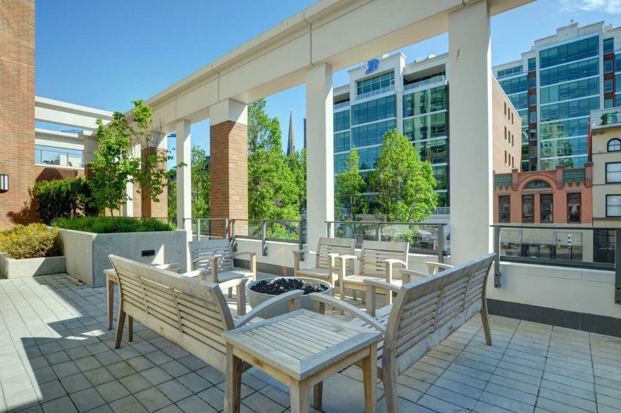 Downtown 2 Beds/2bath With Huge Patio& Parking! Apartment