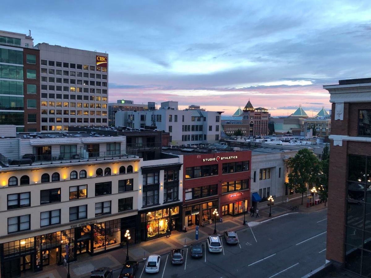 Apartment Downtown 2 Beds/2bath With Huge Patio& Parking!